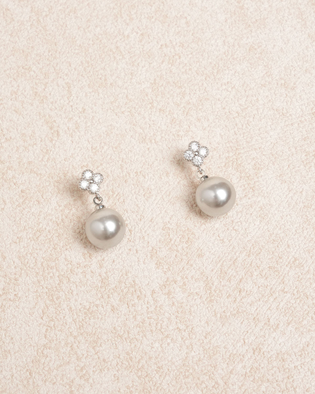 SALE | Silver Pearl Earrings