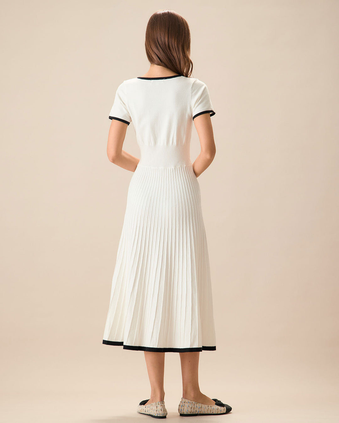 SALE | Elegant White Contrasting Women's Sweater Midi Dress for a Chic and Cozy Look