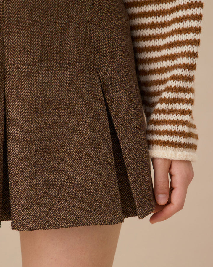 SALE | Elegant and Trendy Brown Striped Pleated Short Skirt