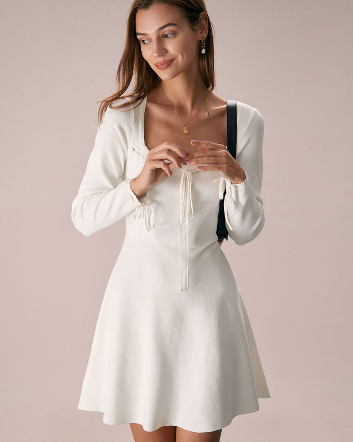 SALE | Pullover dress with white square neckline for a stylish look