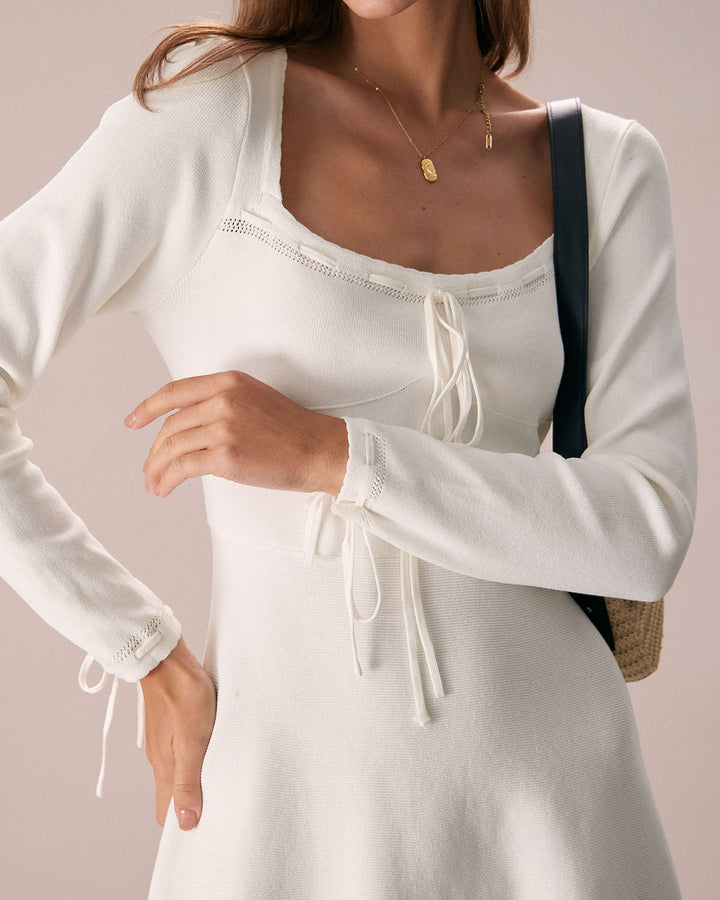 SALE | Pullover dress with white square neckline for a stylish look