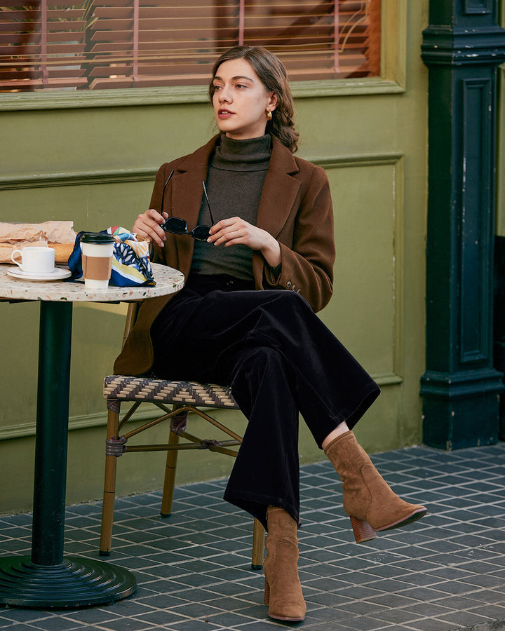 SALE | High-waisted black pants with pleats and wide leg for an elegant and comfortable look