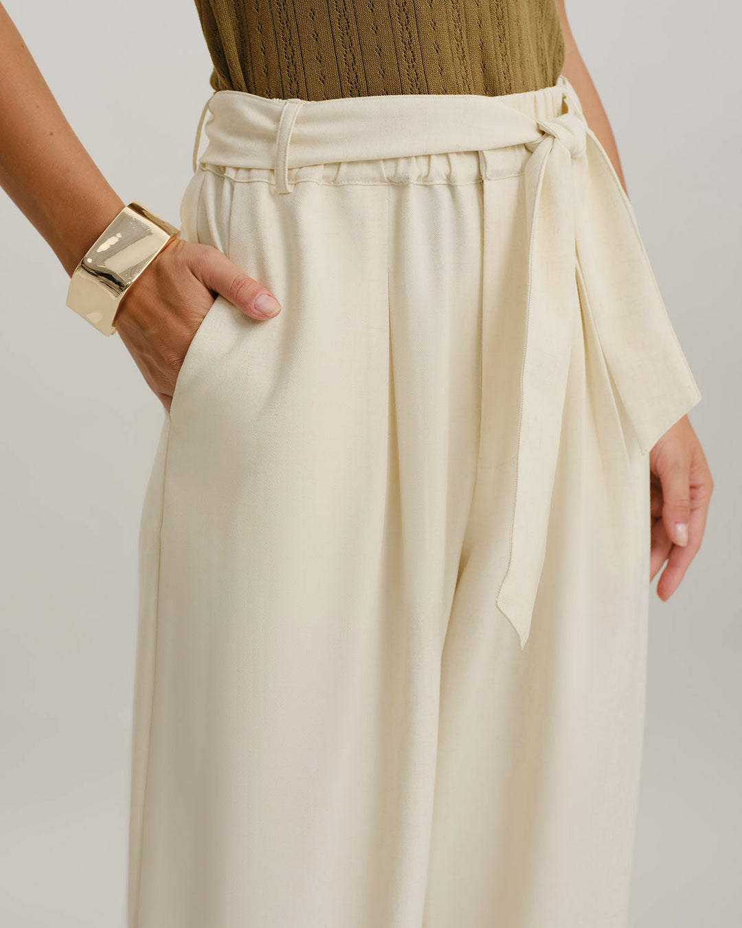 SALE | High Waist Beige Pants with Belt and Straight Cut