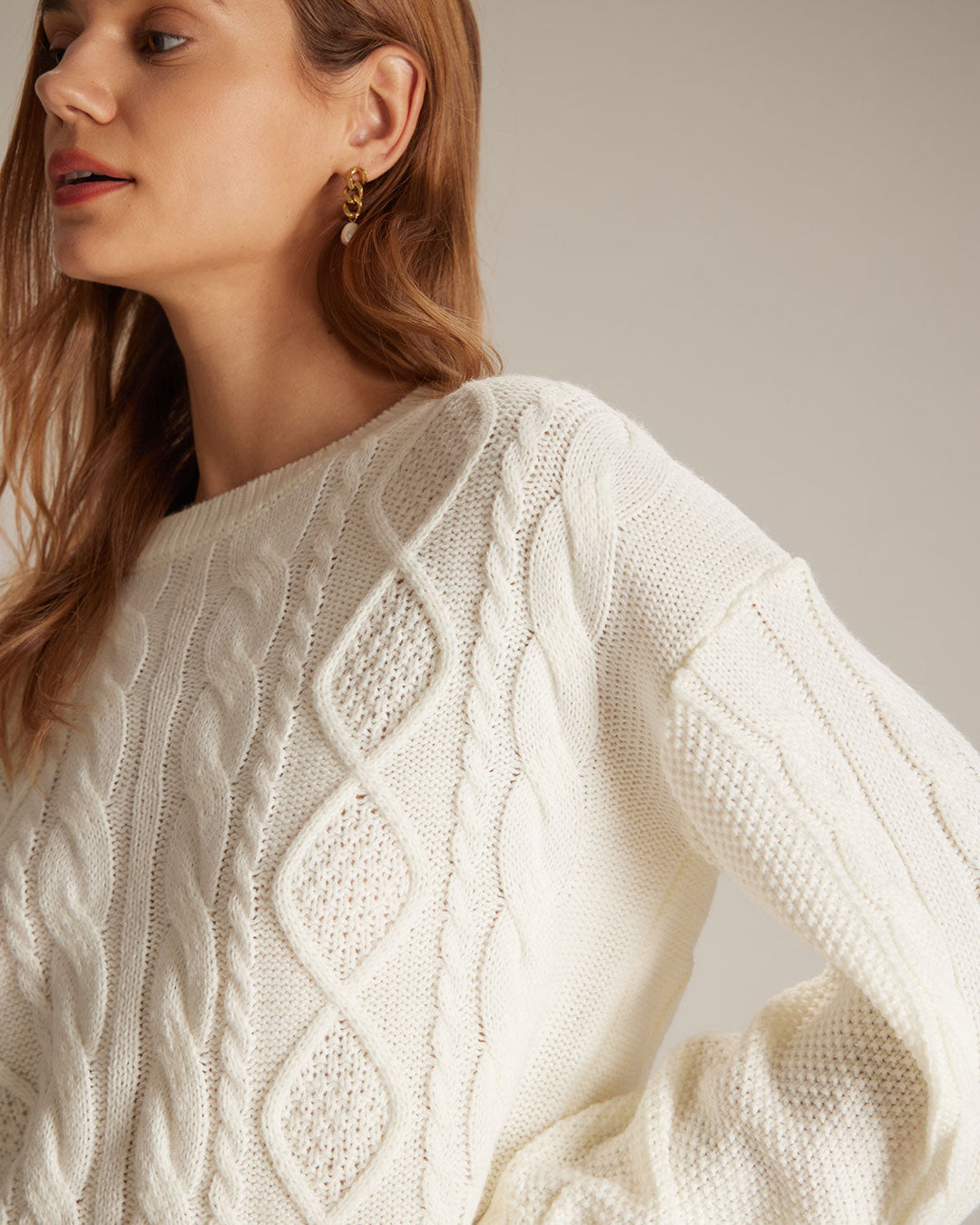 SALE | Beige crew neck pullover in ribbed and twisted knit for a cozy and trendy style