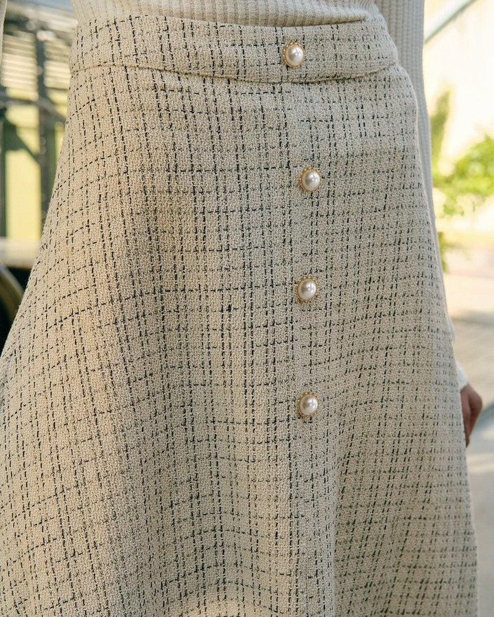 SALE | High-waisted tulle skirt with pearl buckle details