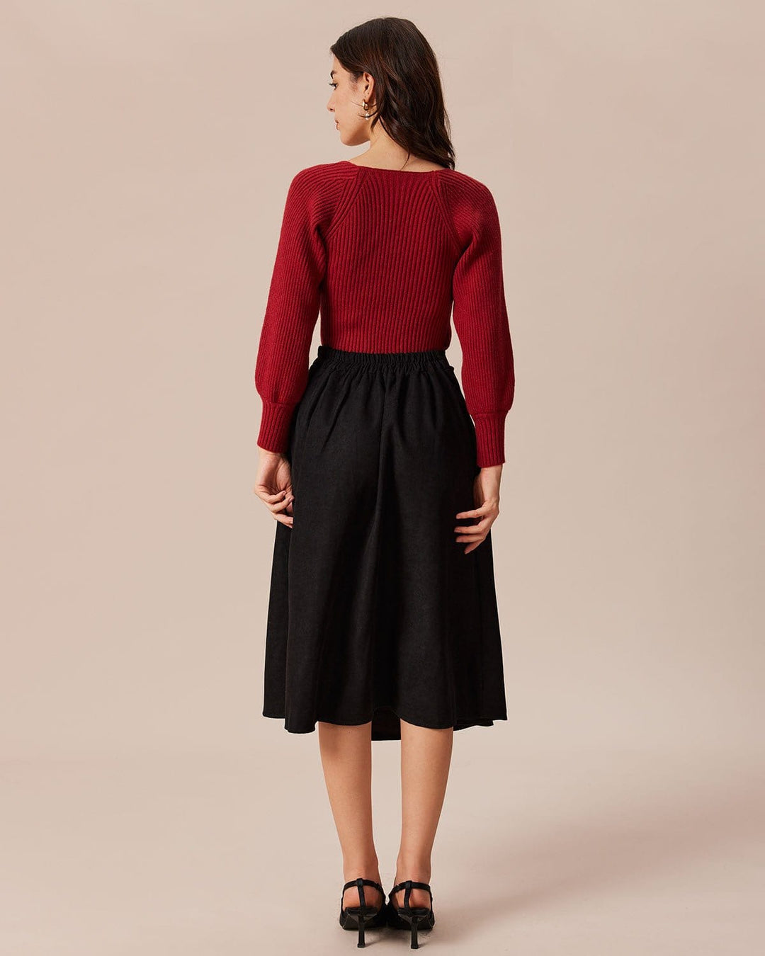 SALE | Red scoop-neck sweatshirt with lantern sleeves for a stylish and warm look