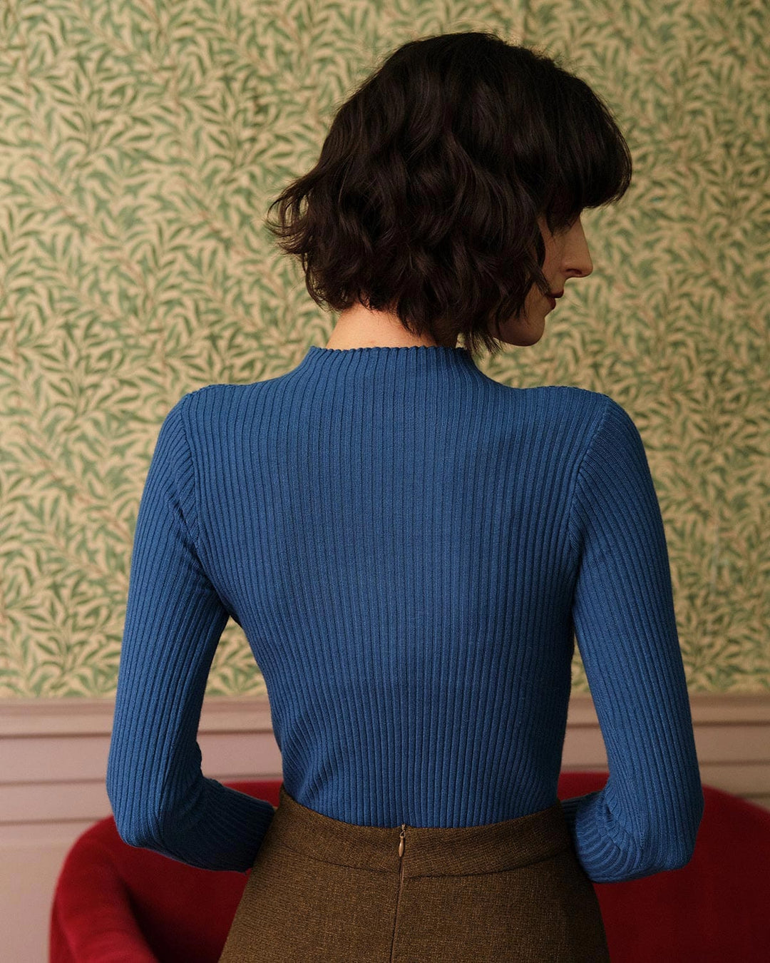 SALE | Solid top with collar and ribbed knit, perfect for adding to your everyday look while prioritizing comfort and style