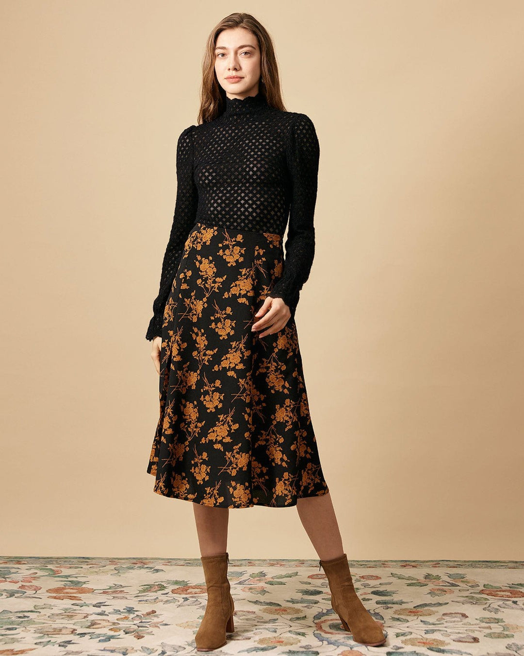SALE | High-waisted flared skirt with an elegant floral slit