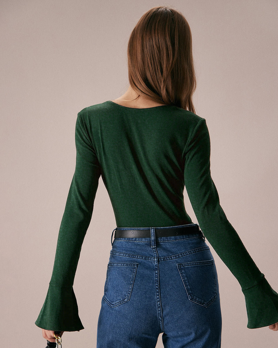 SALE | Elegant green ribbed knit T-shirt with bell sleeves