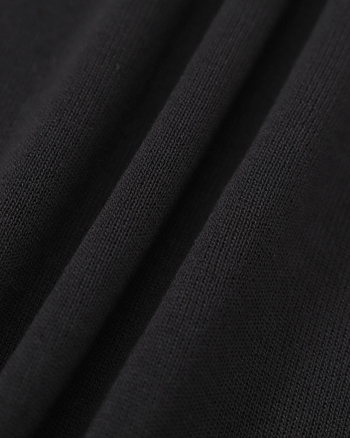 SALE | Short sweater dress with long sleeves and contrasting details for a trendy look