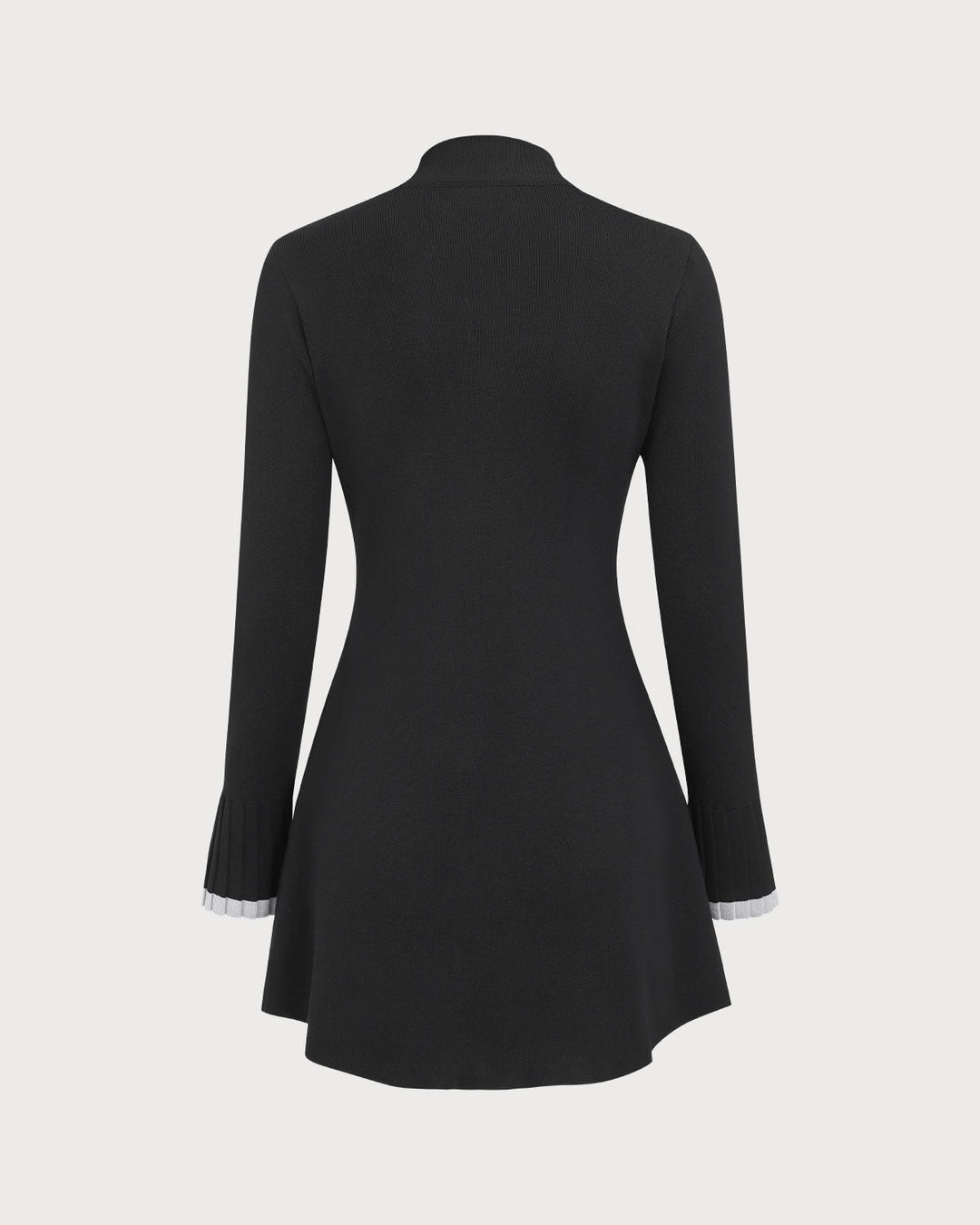 SALE | Short sweater dress with long sleeves and contrasting details for a trendy look