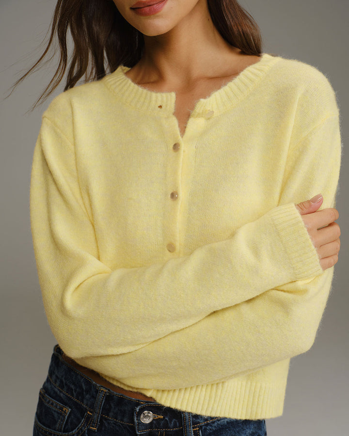 SALE | Yellow round neck knit vest for a cozy and trendy look