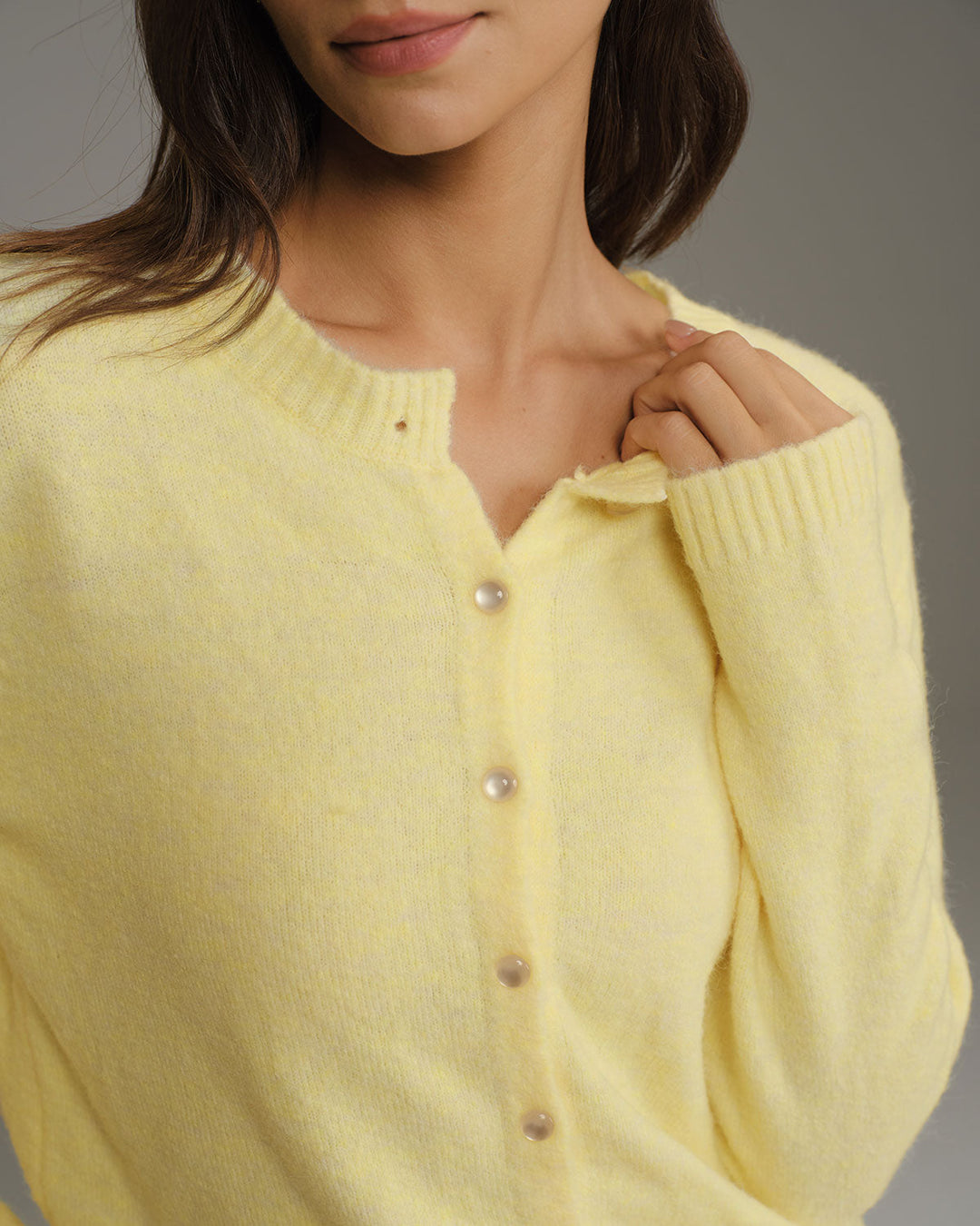 SALE | Yellow round neck knit vest for a cozy and trendy look