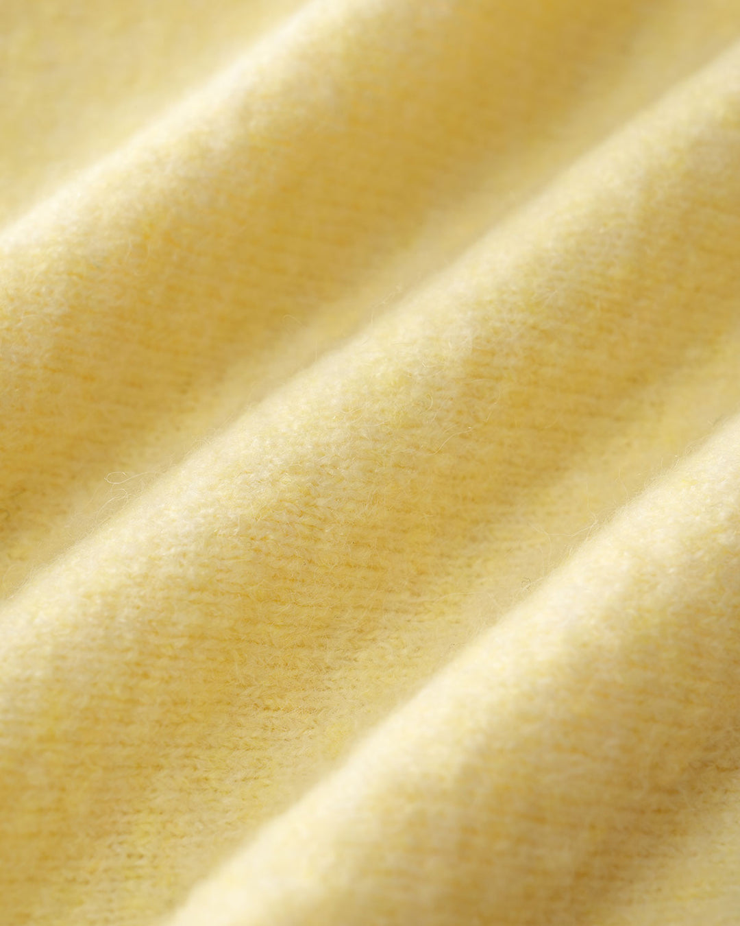 SALE | Yellow round neck knit vest for a cozy and trendy look
