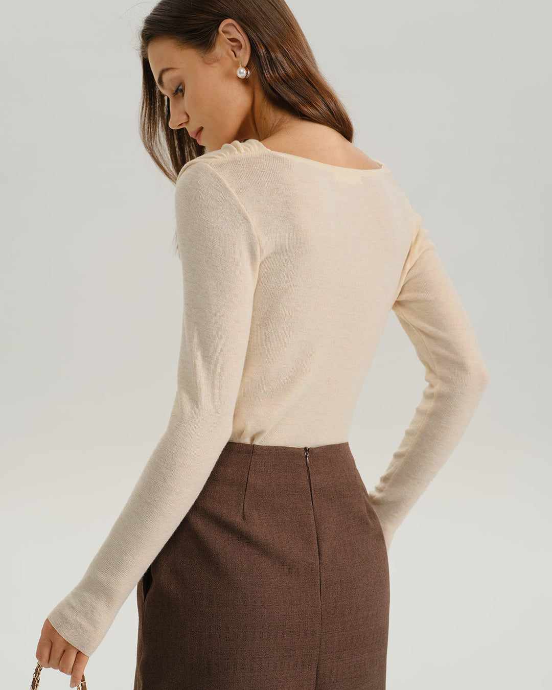 SALE | Slim T-shirt with a turtleneck in apricot fabric with ruching for an elegant and comfortable look