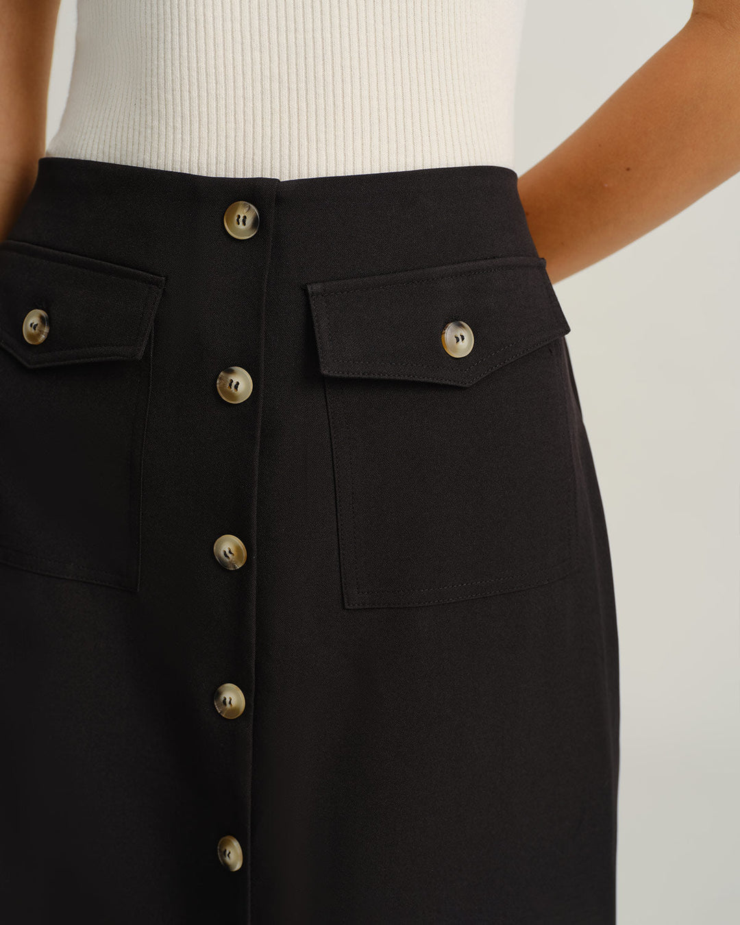 SALE | Midi skirt made of natural fabric with a belt and slit, black